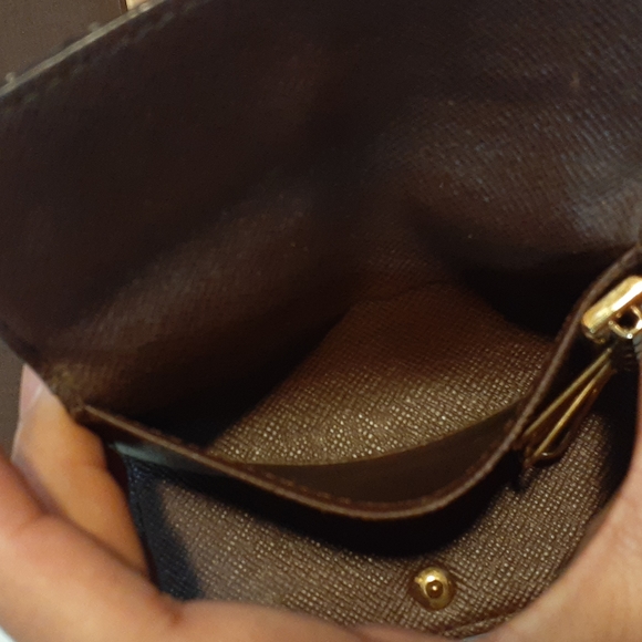 Louie Vuitton Damier Ebene Canvas 4 Key Card Holder - Picture 7 of 12